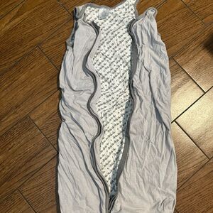 Gray Baby sleep sack 6-18 months lightweight.